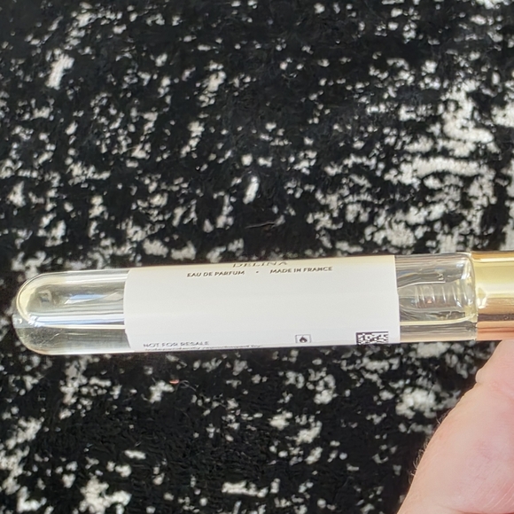 Delina by Parfums de Marly Eau de Parfum Scentbird Travel Spray .27 Fl Oz - Picture 5 of 8